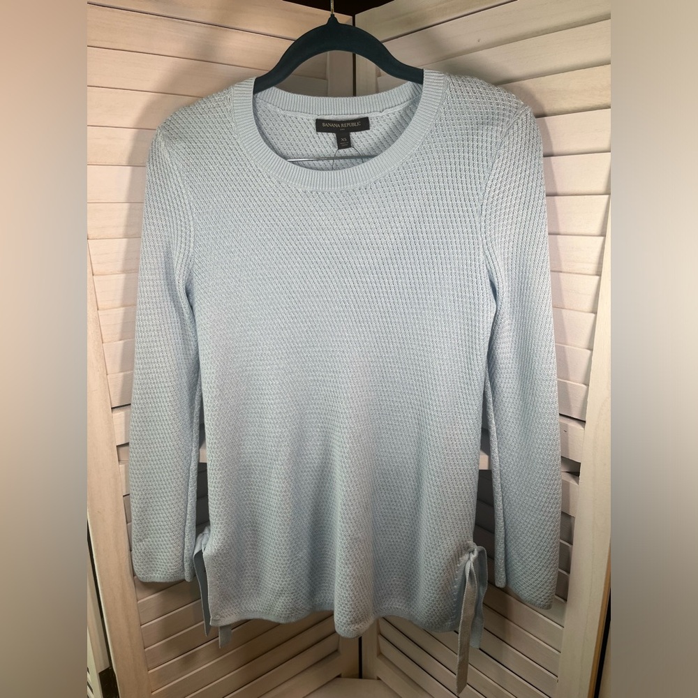 NWOT BANANA REPUBLIC SWEATER